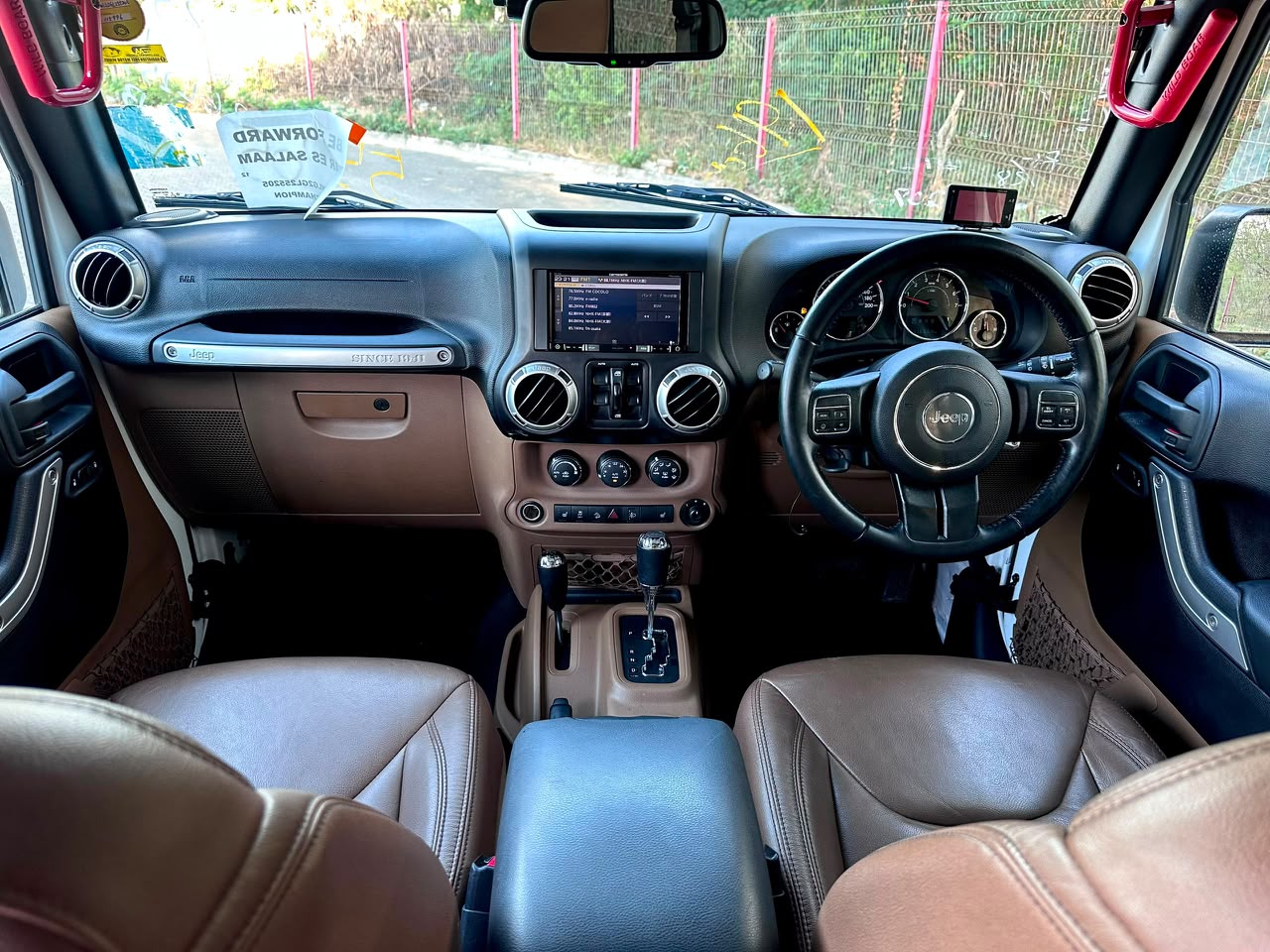 Jeep Wrangler thumbnail 4